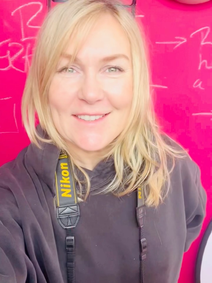 ✨ Today’s boudoir photoshoot was extra special — it was for the lovely Jo, who came in to celebrate her birthday (+1)! 🎉

Because Jo spends so much of her life outdoors, she wanted to bring that connection with nature into her shoot — and I absolutely loved that idea.