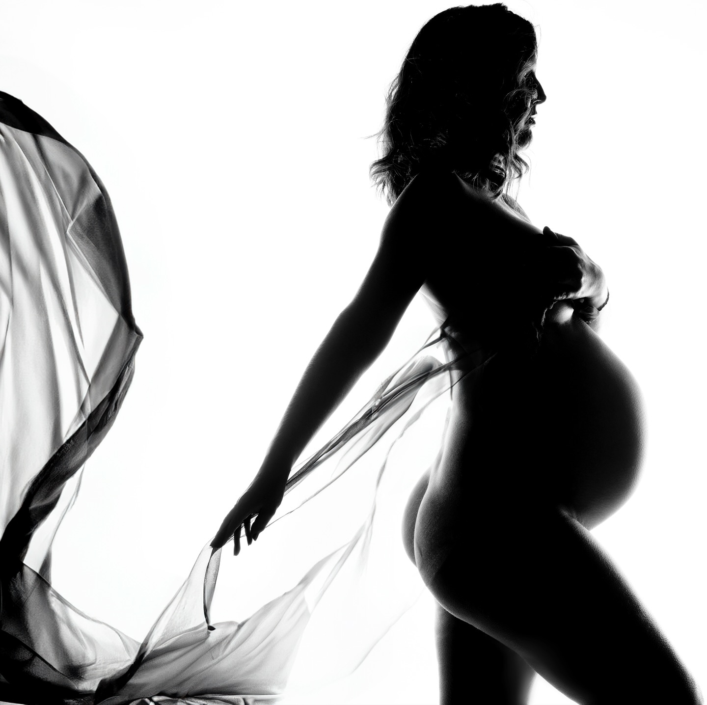 ⭐️⭐️⭐️⭐️⭐️ ✨ Maternity Boudoir Magic ✨
There’s something incredibly powerful and beautiful about celebrating your body during pregnancy — the softness, the strength, the transformation.