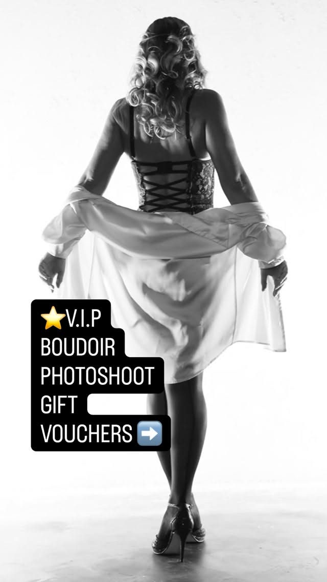 ✨ VIP Luxury Boudoir Photoshoot Experience with me, Alexandra ✨
Step into a full-day, indulgent, confidence-boosting boudoir experience at my private chapel style studio near Marlow.