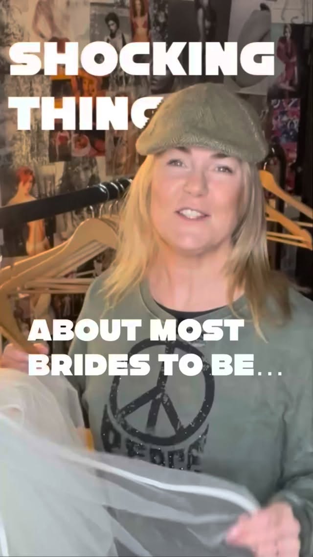 ➡️ MOST BRIDES -TO-BE DON’T feel TRULY body confident before their wedding day.