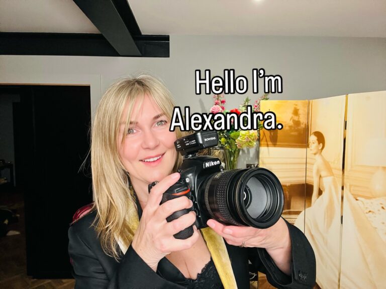 🤗Hello, I’m boudoir photographer Alexandra!